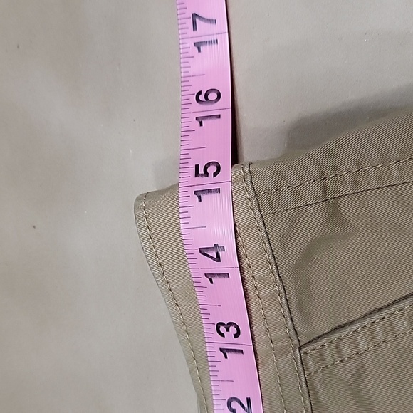 Old Navy Size 2 Dark Khaki Perfect 5" Shorts, Excellent Used Condition - Picture 4 of 9